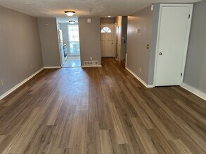 11 Knollwood Cir in Savannah, GA - Building Photo - Building Photo