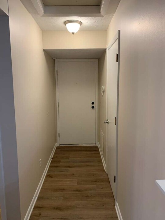 533 Aspen Glen Dr, Unit 311 in Cincinnati, OH - Building Photo