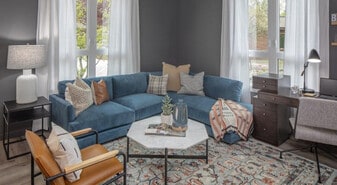 4025 Mercantile Dr in Lake Oswego, OR - Building Photo