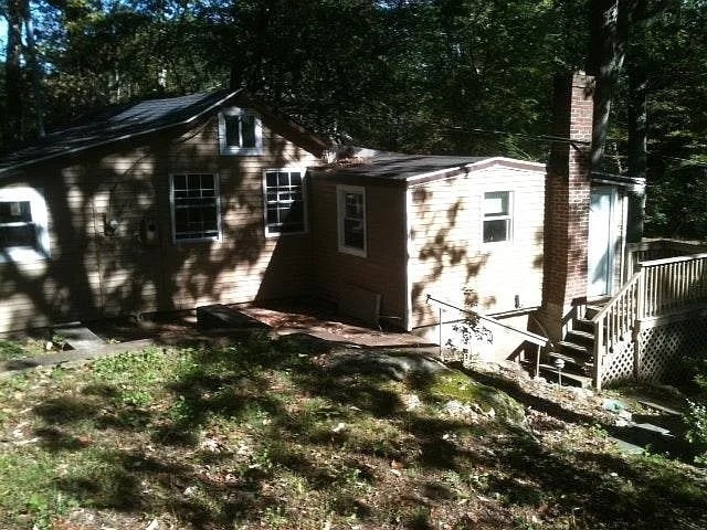 53 Woodland Rd in Guilford, CT - Building Photo - Building Photo