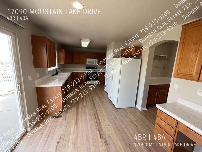 17090 Mountain Lake Dr in Monument, CO - Building Photo - Building Photo