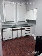 792 N Fred Shuttlesworth Cir in Cincinnati, OH - Building Photo - Building Photo