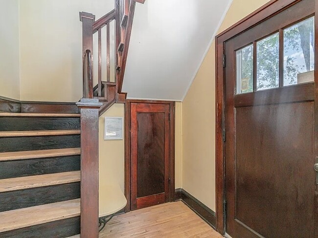 2416 34th Ave S in Minneapolis, MN - Building Photo - Building Photo