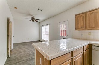 200 Summer Moon Ct in Irving, TX - Building Photo - Building Photo