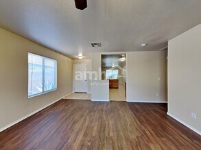 8142 W Preston Ln in Phoenix, AZ - Building Photo - Building Photo