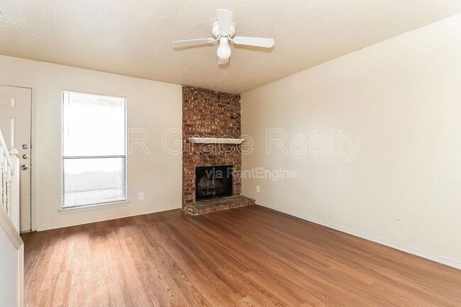 5939 Shadydell Dr in Fort Worth, TX - Building Photo - Building Photo