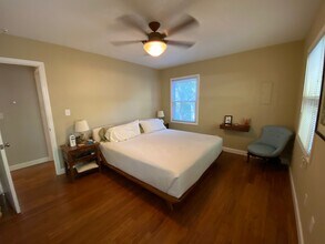 121 Johnson St in Chapel Hill, NC - Building Photo - Building Photo