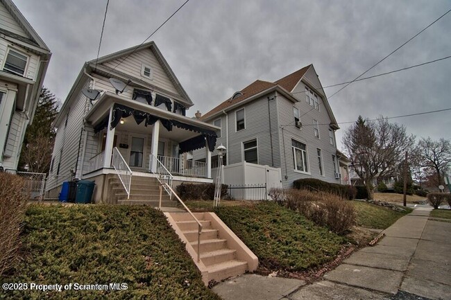 1521 Pine St in Scranton, PA - Building Photo - Building Photo