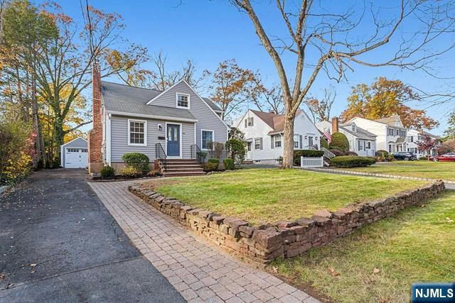 140 Pershing Ave in Ridgewood, NJ - Foto de edificio - Building Photo