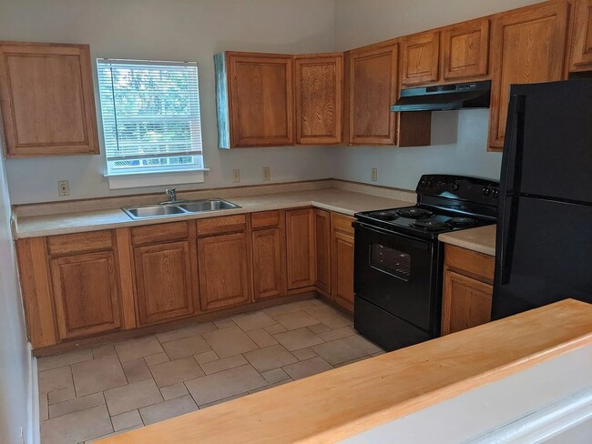 property at 1021 W Victory Dr