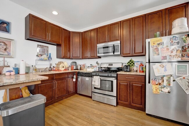 3809 W Altgeld St in Chicago, IL - Building Photo - Building Photo