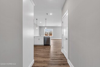 33 Union Ave in Manasquan, NJ - Building Photo - Building Photo