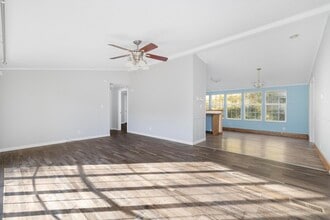 548 Deer Haven Rd in Unicoi, TN - Building Photo - Building Photo
