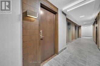 205-1205 Sherway Gardens Rd in Toronto, ON - Building Photo - Building Photo