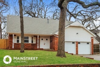 8112 NW 30th St, Unit 1 in Bethany, OK - Building Photo - Building Photo