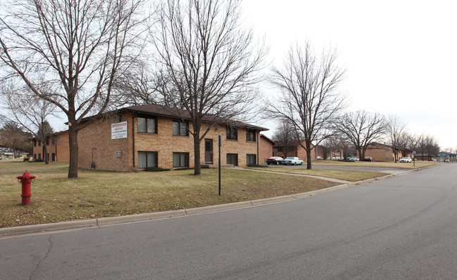 Bentonwood 4 Estates in St. Cloud, MN - Building Photo - Building Photo