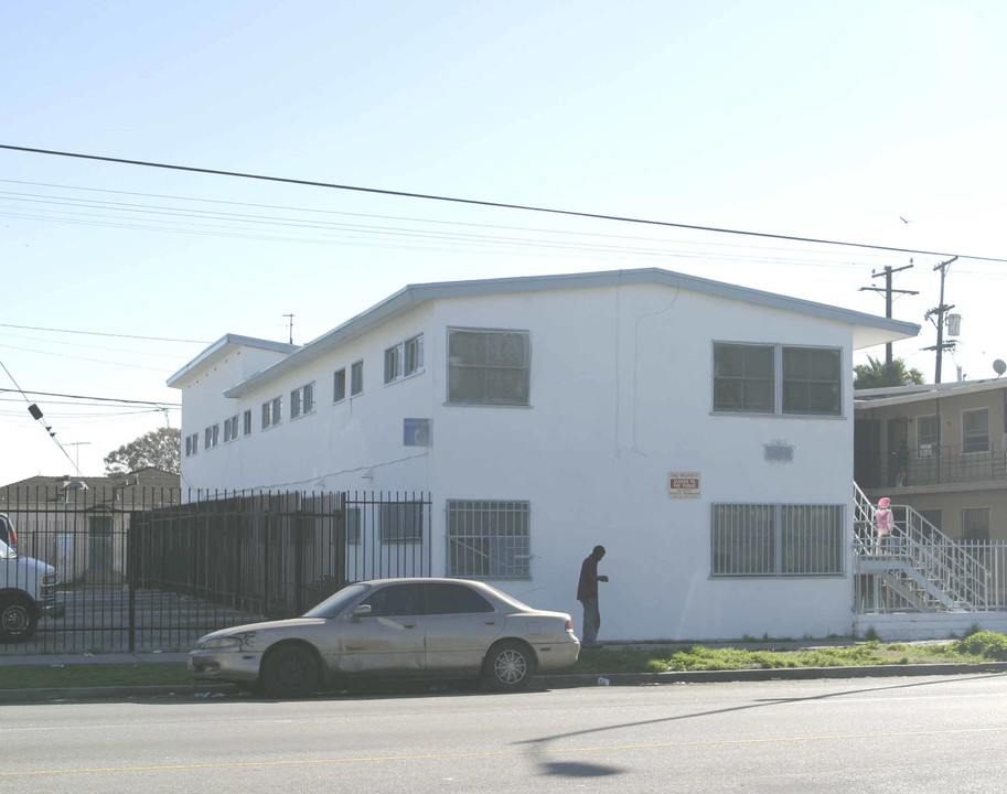 8704 S Central Ave in Los Angeles, CA - Building Photo