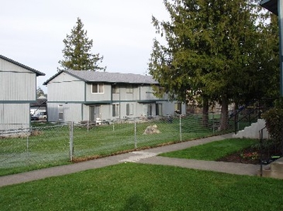 Skagit Village Apartments in Mount Vernon, WA - Building Photo