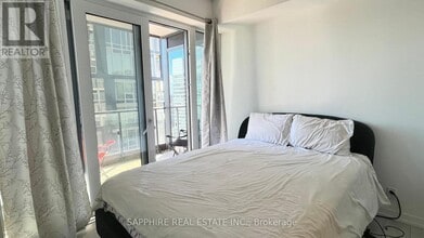 55-4755 Mercer St in Toronto, ON - Building Photo - Building Photo