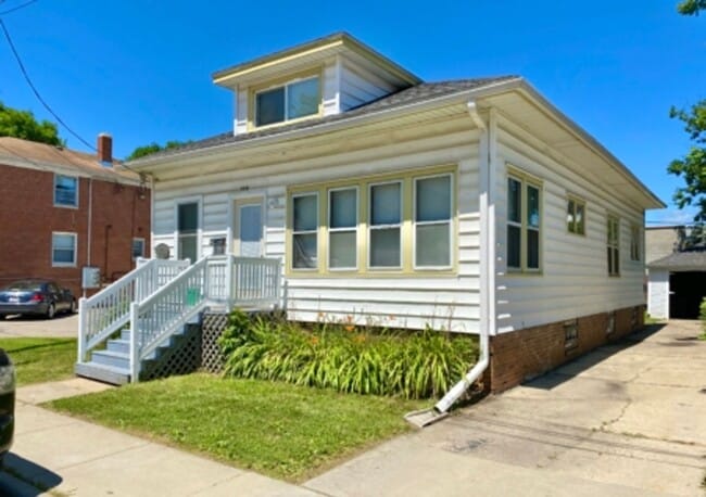property at 1128 Bowen Ct