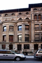 217 W 70th St in New York, NY - Foto de edificio - Building Photo