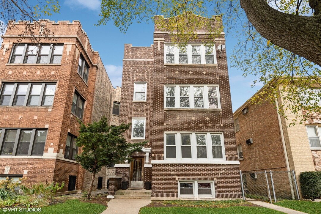 2712 W Winnemac Ave in Chicago, IL - Building Photo