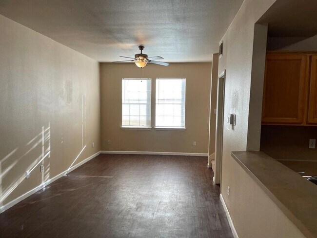 3733 Amos St-Unit -A in Houston, TX - Foto de edificio - Building Photo