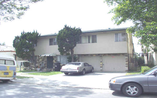 2127 Cedar Ave in Long Beach, CA - Building Photo - Building Photo