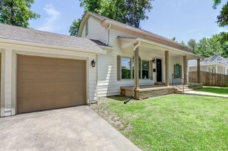 2408 Magnolia St in Texarkana, TX - Building Photo - Building Photo