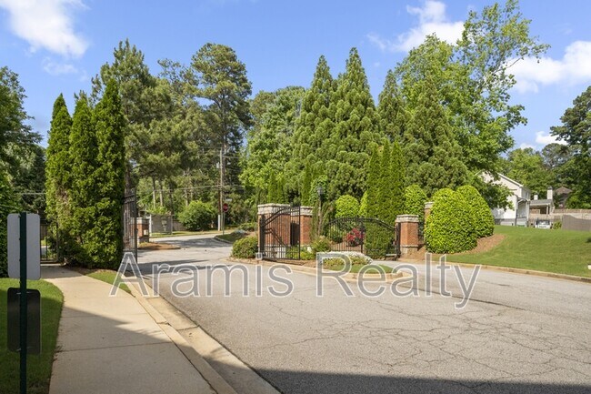 2110 Gorman Grove in Atlanta, GA - Building Photo - Building Photo