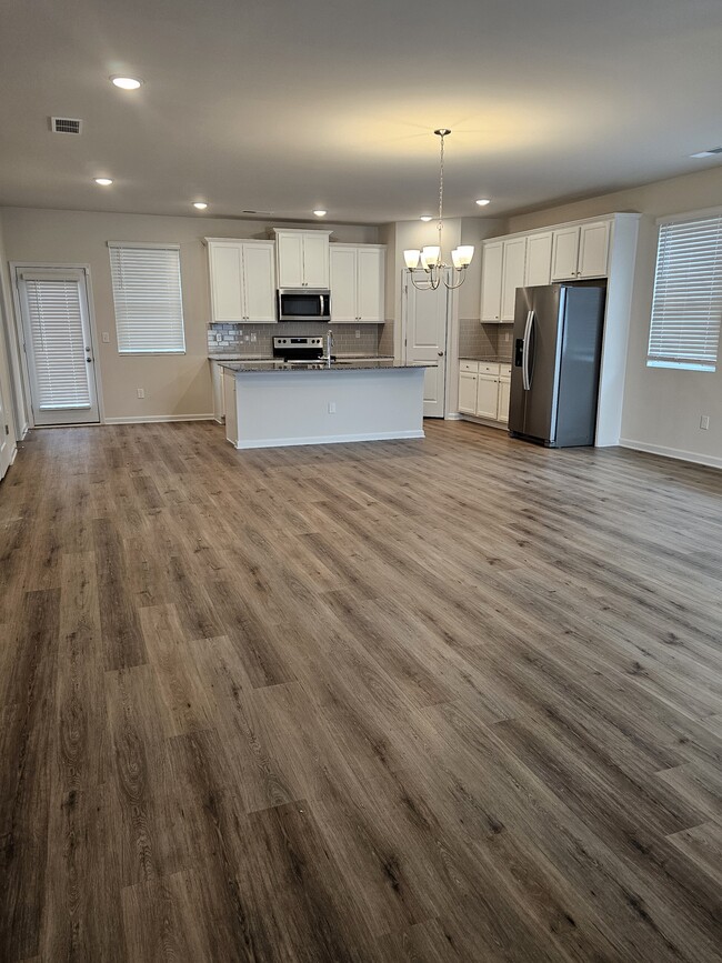 1056 Thomasville Estate Way in Atlanta, GA - Building Photo - Building Photo