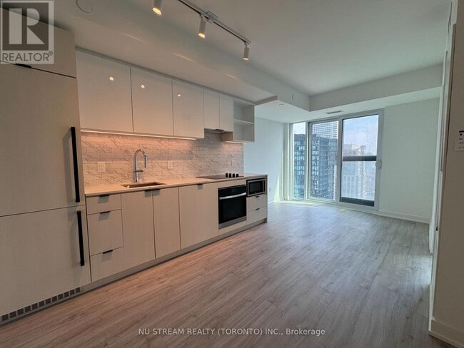 252 Church St in Toronto, ON - Building Photo - Building Photo