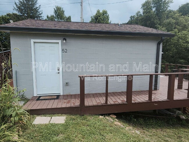 property at 52 Lon Israel Rd