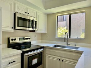 786 Birchpark Cir in Thousand Oaks, CA - Building Photo - Building Photo