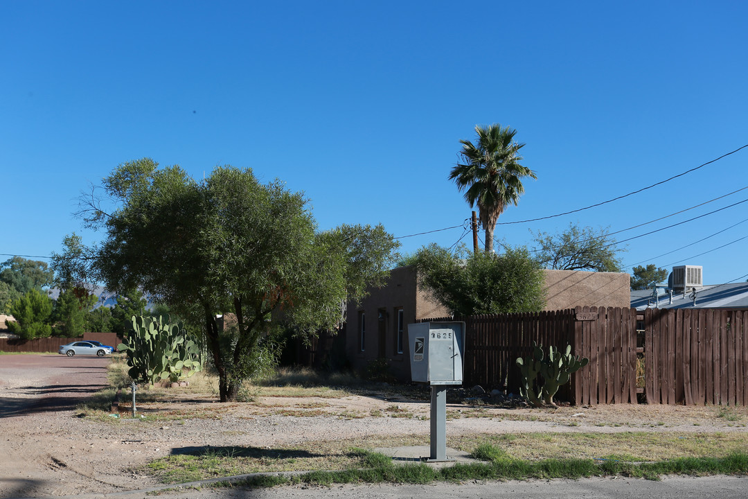 3625 E Bellevue St in Tucson, AZ - Foto de edificio