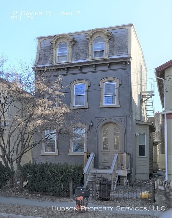 12 Davies Pl-Unit -Apt 2 in Poughkeepsie, NY - Building Photo
