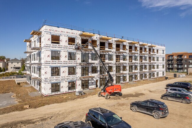 3040 De La Comtesse Rue in Laval, QC - Building Photo - Building Photo