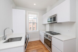 16 Forest St, Unit 43 in Cambridge, MA - Building Photo