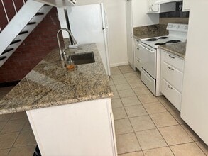 26 Nedra Ct in Sacramento, CA - Building Photo - Building Photo