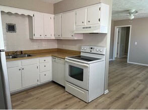 824 Oak Leaf Dr in Nashville, TN - Building Photo - Building Photo