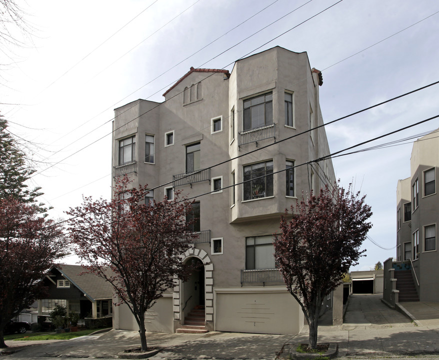 827 Warfield Ave in Oakland, CA - Foto de edificio