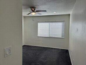 16710 Orange Ave in Paramount, CA - Building Photo - Building Photo