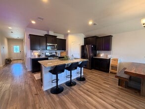 2765 Excelsior Blvd in Corpus Christi, TX - Building Photo - Building Photo