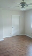 565 Barrymore St E in Stockton, CA - Building Photo - Building Photo