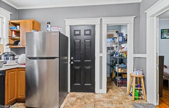 569 Washington Ave in Albany, NY - Building Photo - Building Photo