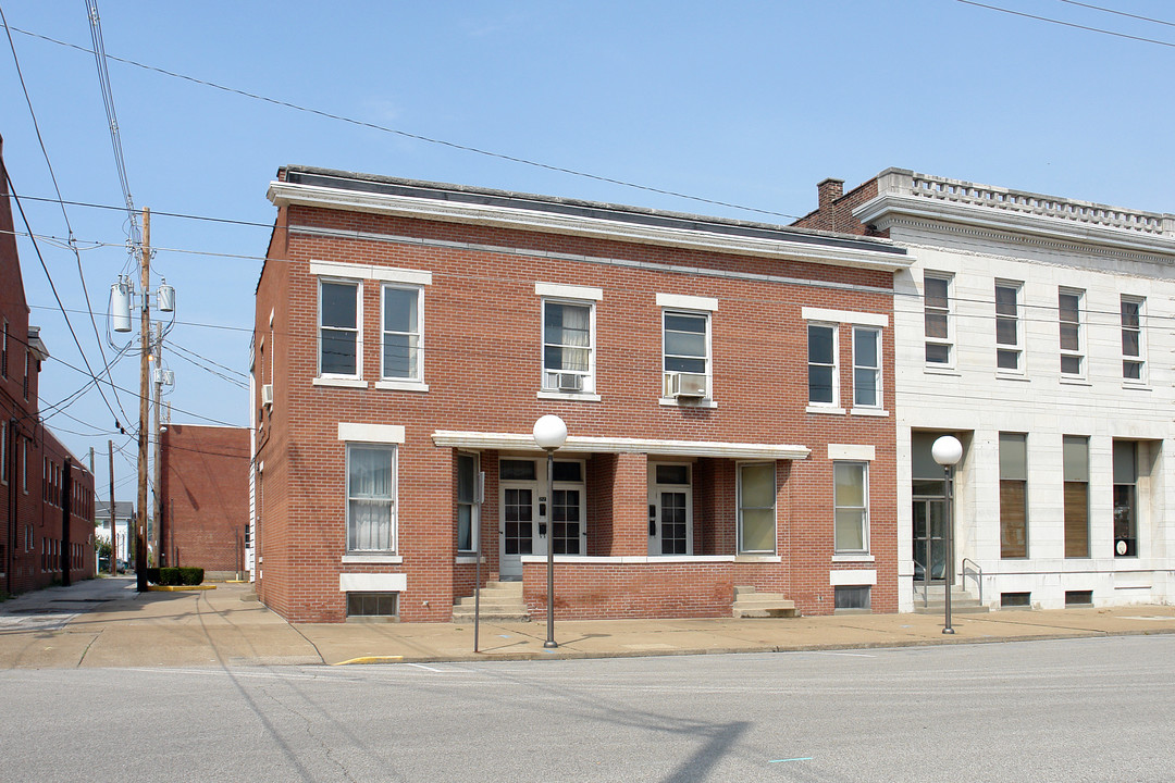 212 N 11th Ave in Evansville, IN - Foto de edificio