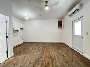 16137 SW 68th St in Miami, FL - Building Photo - Building Photo