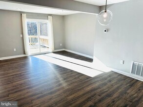 12304 Quince Valley Dr in North Potomac, MD - Building Photo - Building Photo