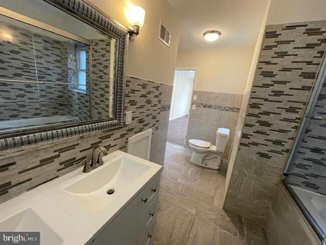 property at 2003 S 7th St