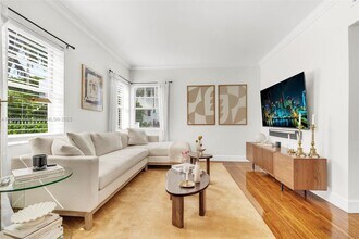 915 8th St in Miami Beach, FL - Building Photo - Building Photo